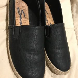 7 for all mankind woman’s slip on sneaker